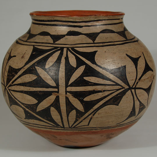 Historic San Ildefonso Pueblo Pottery SC3680E